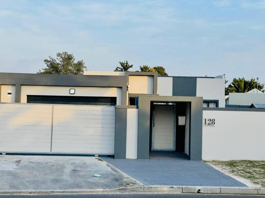 Cozier Glitz Villa Cape Town Exterior foto